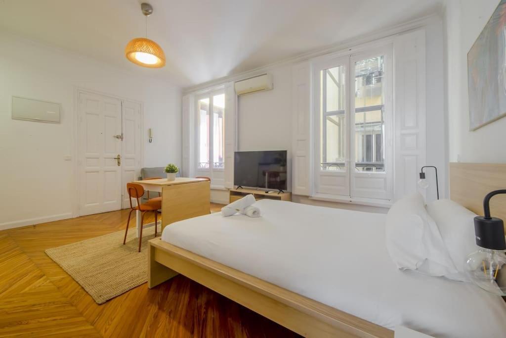 Petite E Chic Loft Para 3 En El Corazon De Madrid Eksteriør bilde