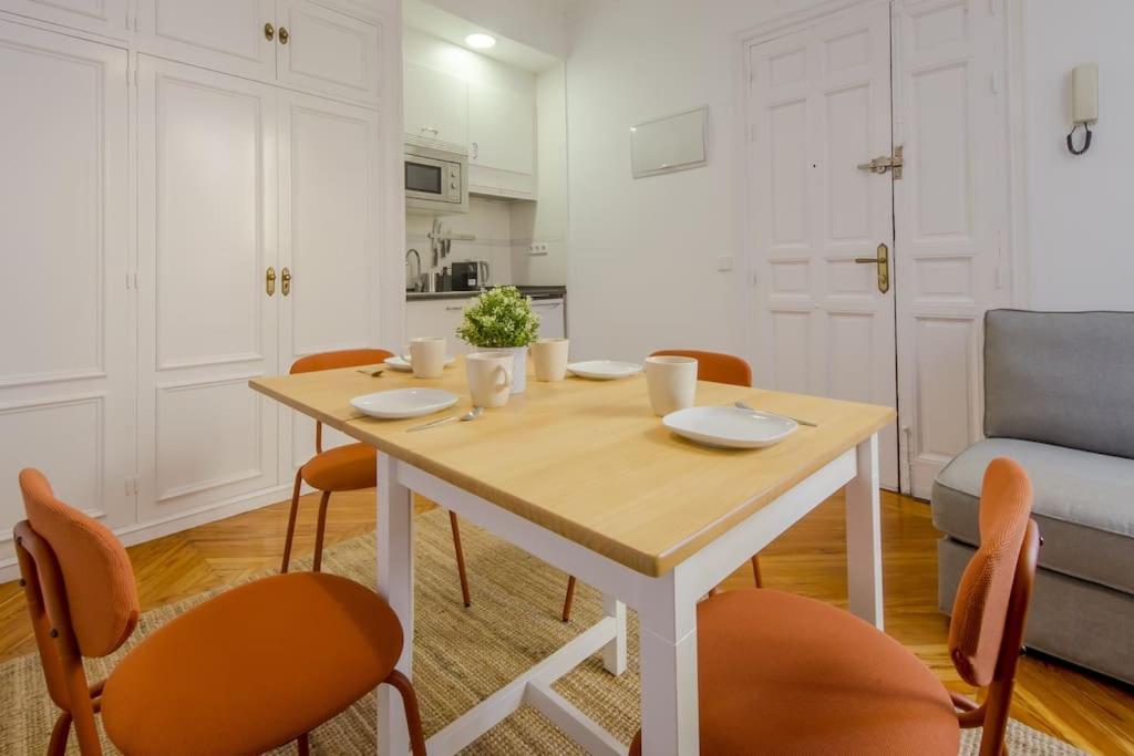 Petite E Chic Loft Para 3 En El Corazon De Madrid Eksteriør bilde
