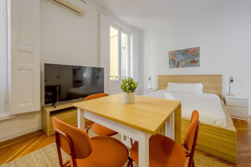 Petite E Chic Loft Para 3 En El Corazon De Madrid Eksteriør bilde